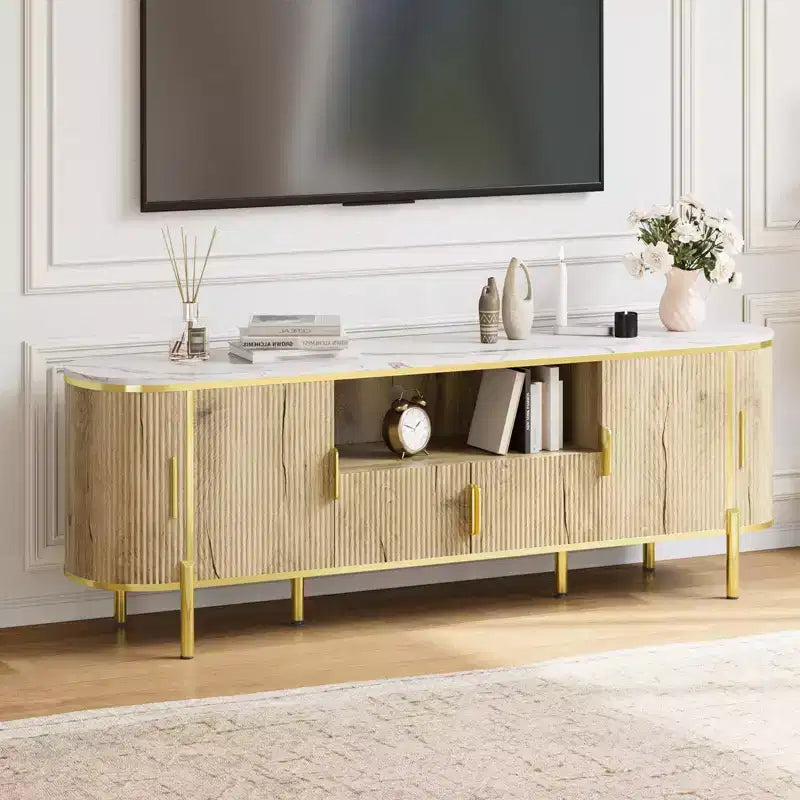 Meuble TV cannelé, centre de divertissement TV avec plateau en faux marbre, console avec étagères réglables et portes coulissantes, pour salon, chambre à coucher