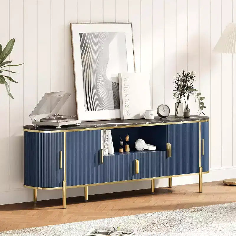 Meuble TV cannelé, centre de divertissement TV avec plateau en faux marbre, console avec étagères réglables et portes coulissantes, pour salon, chambre à coucher
