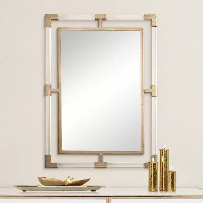Miroir Mural Rectangulaire Décoratif Moderne Biseauté en Fer Doré avec Cadre en Acrylique Transparent 28" de Large pour Salle de Bain et Salon